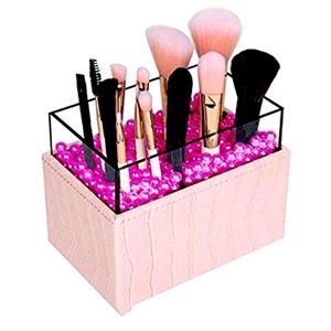Makeup Brush Holder with Pink Pearls! 💋